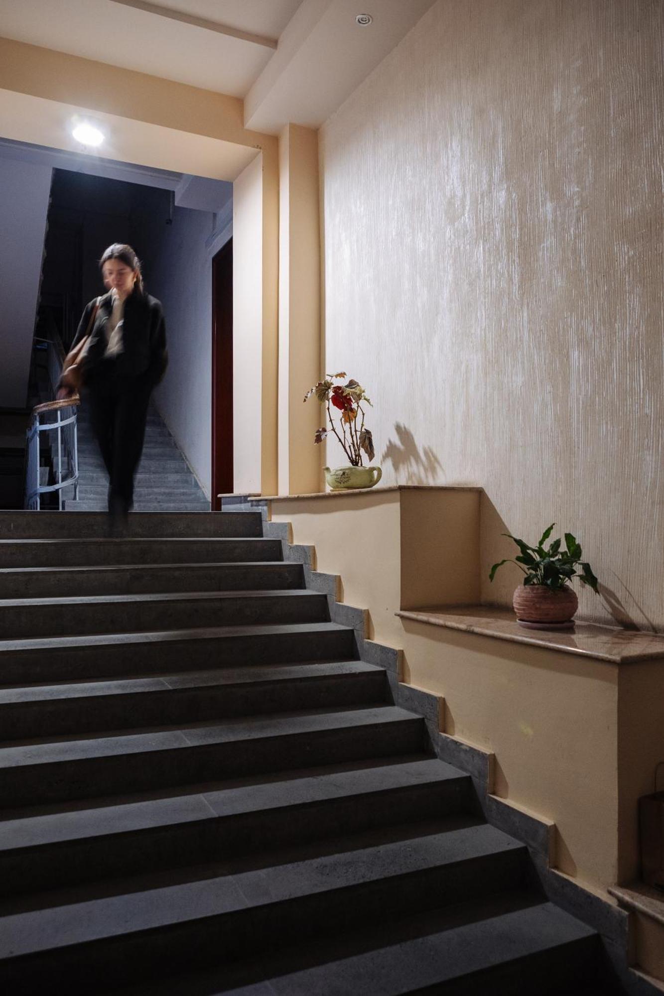 Design Studio Balcony Center View Self Entry Keygo 33 يريفان المظهر الخارجي الصورة
